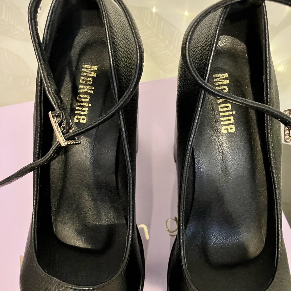 Minimalist Ankle Strap Platform Court Pumps - Picture 4 of 13